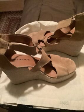 Lucky Brand Beige/Tan Espadrille Wedge Sandals